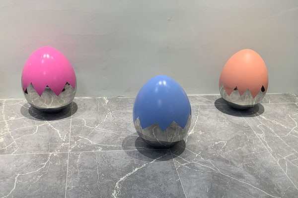 Custom Cracked Egg Stainless Steel Sculptures – Painted Modern Art Decor for Indoor & Outdoor Use  Custom Cracked Egg Stainless Steel Sculptures – Painted Modern Art Decor for Indoor & Outdoor Use